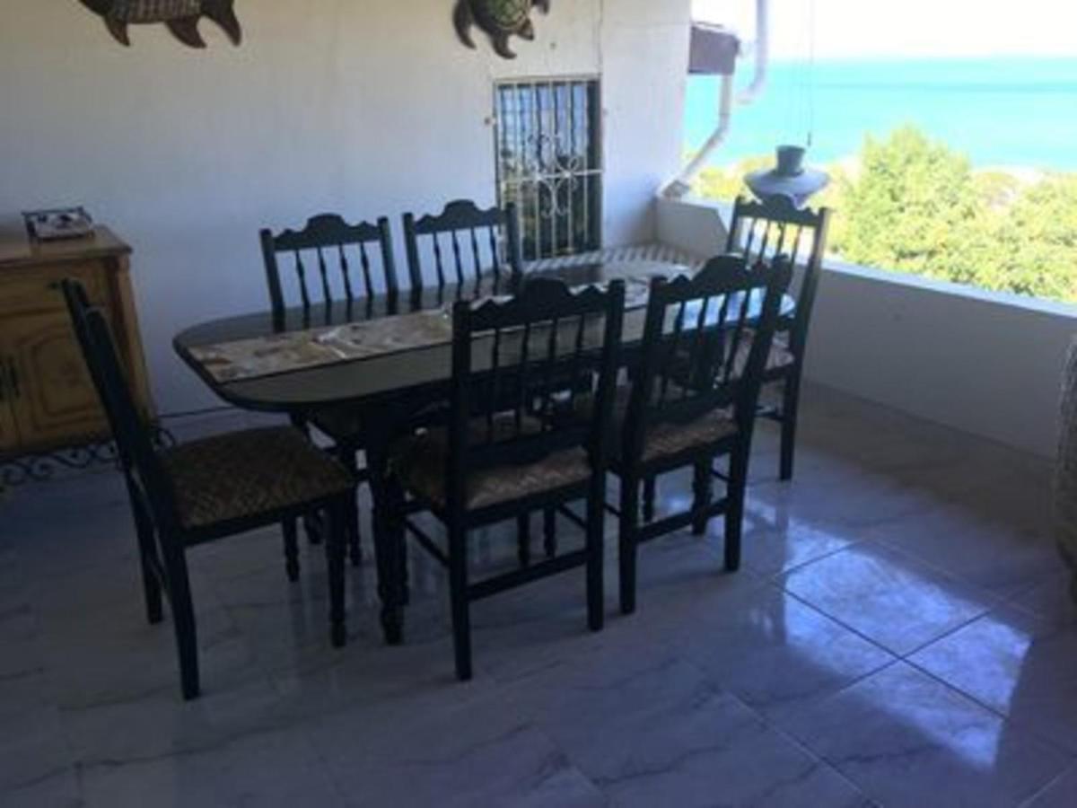 Attractive 2-Bed Apartment Stunning Sea View Dickenson Bay Exterior foto