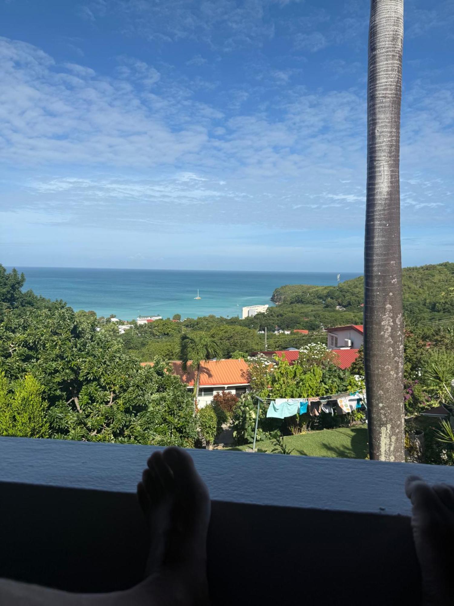 Attractive 2-Bed Apartment Stunning Sea View Dickenson Bay Exterior foto